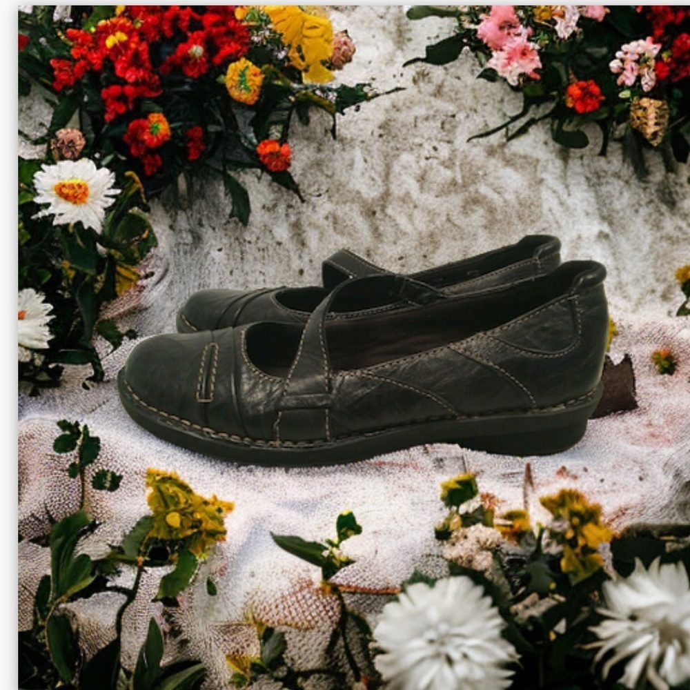 Clarks MaryJane Textured Pebble Genuine Leather Shoe Bendable- Black-EUC-Sz8.5W